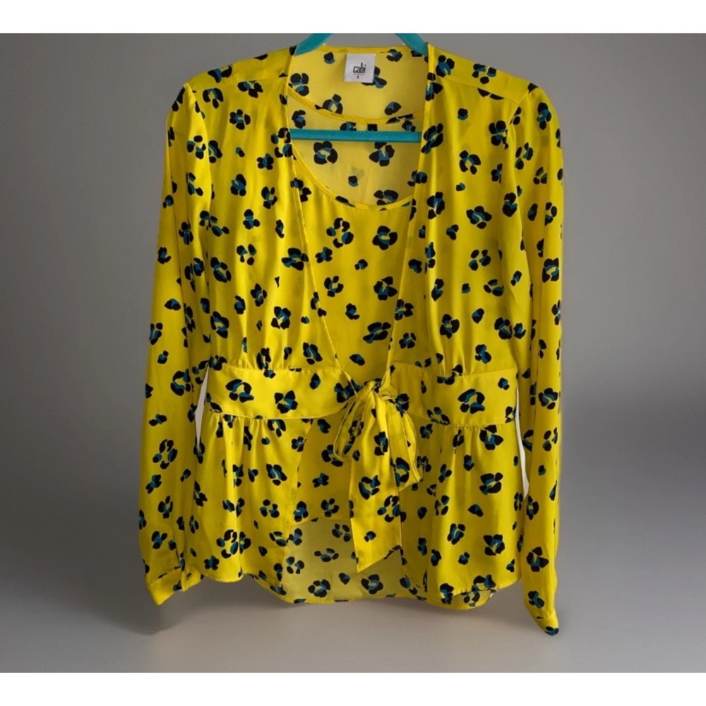 CAbi Women's Small Animal Yellow Sunny Print Blouse Tank 2 Pc. Set Tie‎ Front